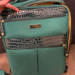 Luggage Set, Crocodile Detail